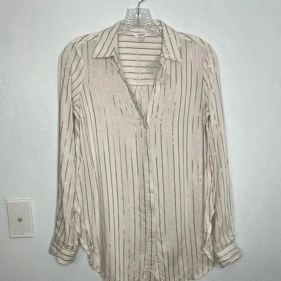 Candie’s Longline Button Down Tab Sleeve Shirt - Picture 2 of 7